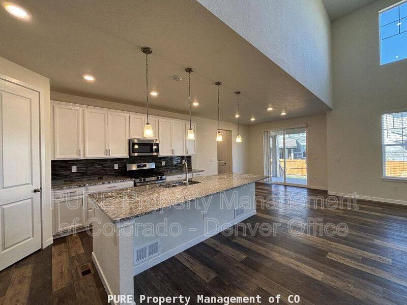 House for rent at 933 S Eaton Park Way, Aurora, CO 80018