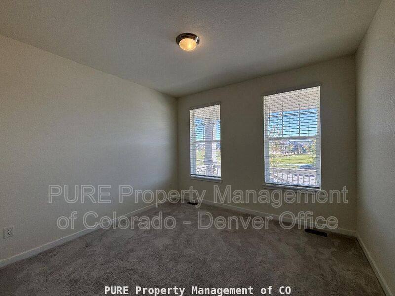 House for rent at 933 S Eaton Park Way, Aurora, CO 80018