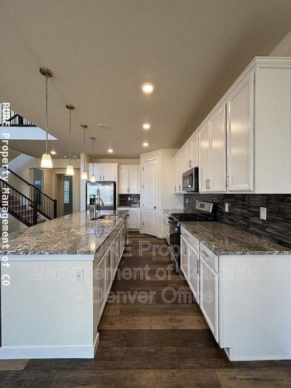 House for rent at 933 S Eaton Park Way, Aurora, CO 80018