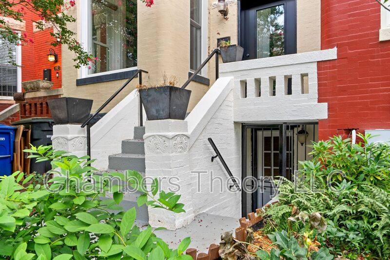 Townhouse for rent at 1745 1st St NW, Washington, DC 20001