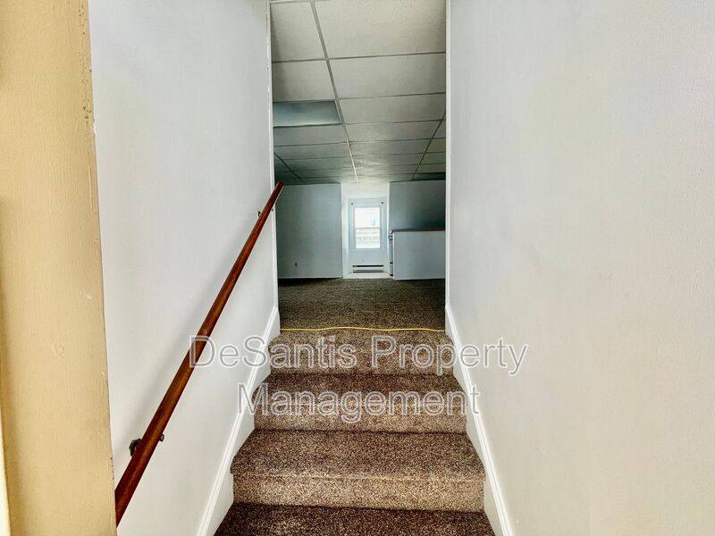 Apartment for rent at 514 E Chestnut #3, Washington, PA 15301