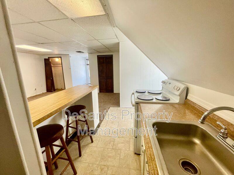 Apartment for rent at 514 E Chestnut #3, Washington, PA 15301