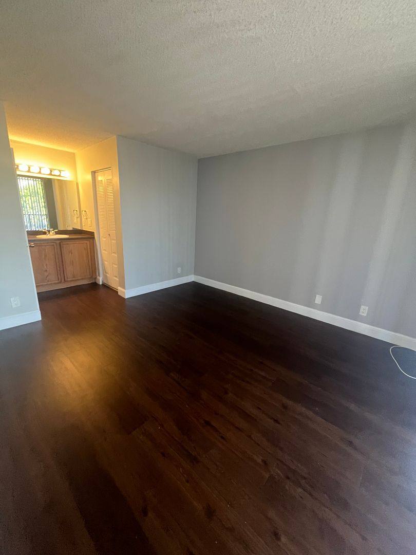 Apartment for rent at 728 Executive Center Dr, West Palm Beach, FL 33401