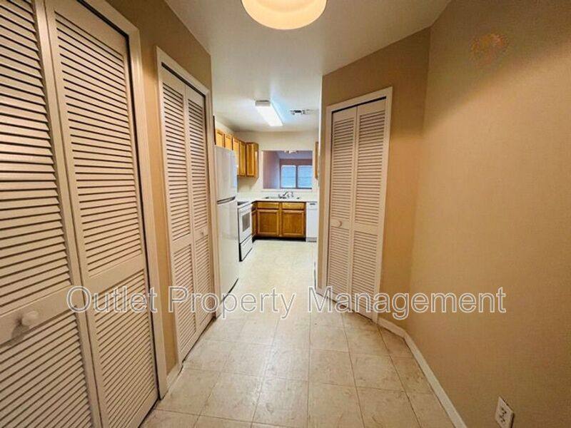 Condo for rent at 2282 Grenwich Ave, Orlando, FL 32817