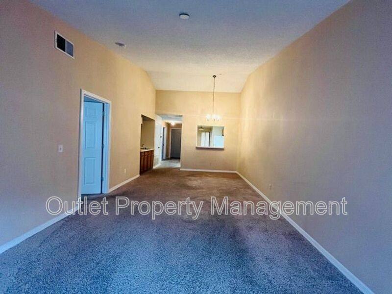 Condo for rent at 2282 Grenwich Ave, Orlando, FL 32817