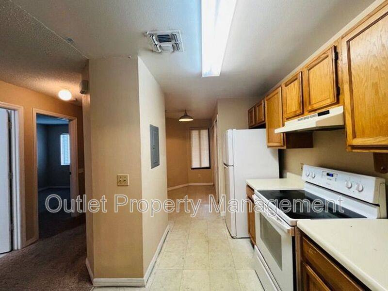 Condo for rent at 2282 Grenwich Ave, Orlando, FL 32817