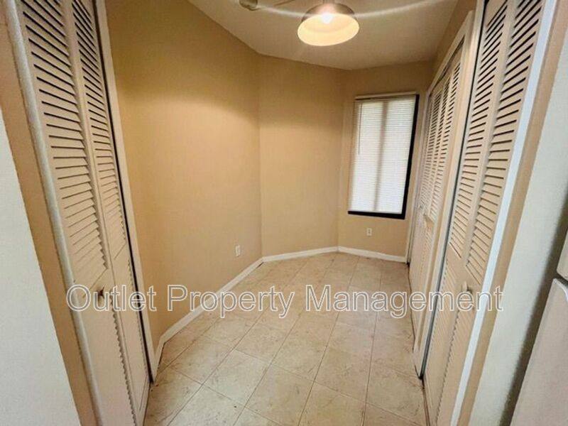 Condo for rent at 2282 Grenwich Ave, Orlando, FL 32817