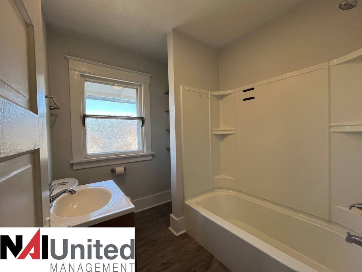 Apartment for rent at 2630 Douglas St, Sioux City, IA 51104