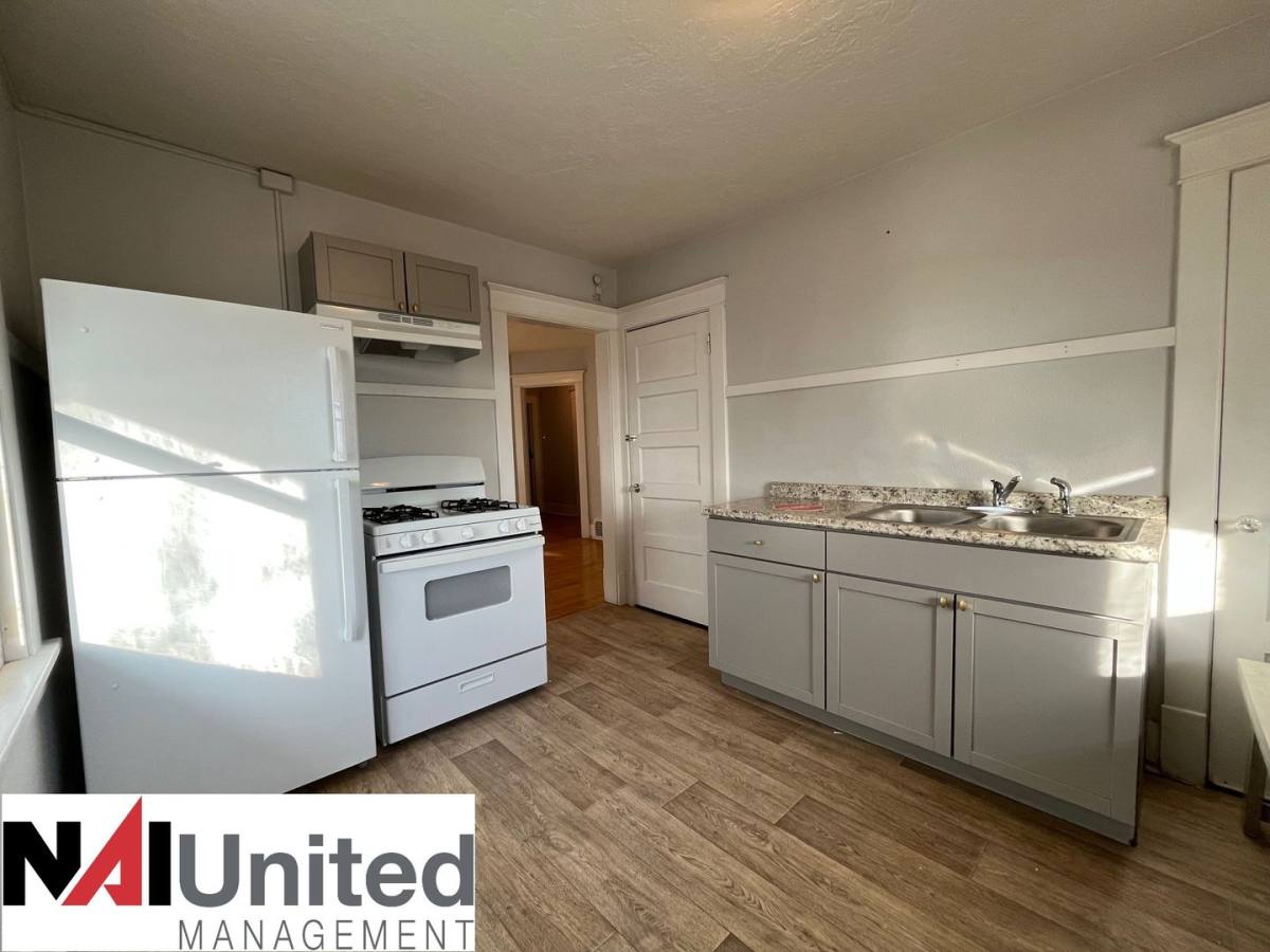 Apartment for rent at 2630 Douglas St, Sioux City, IA 51104