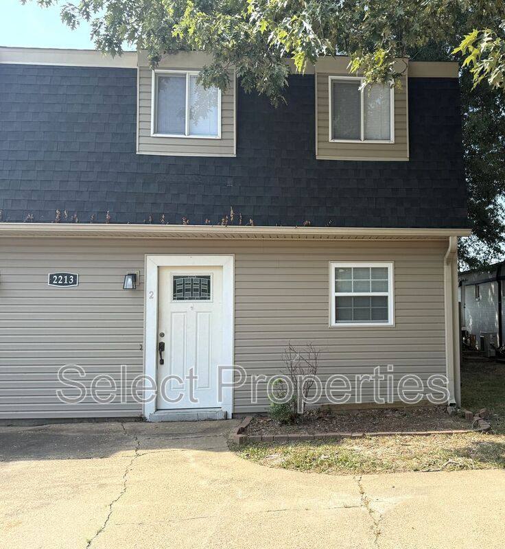 Apartment for rent at 2213 Spence Circle #2, Jonesboro, AR 72401