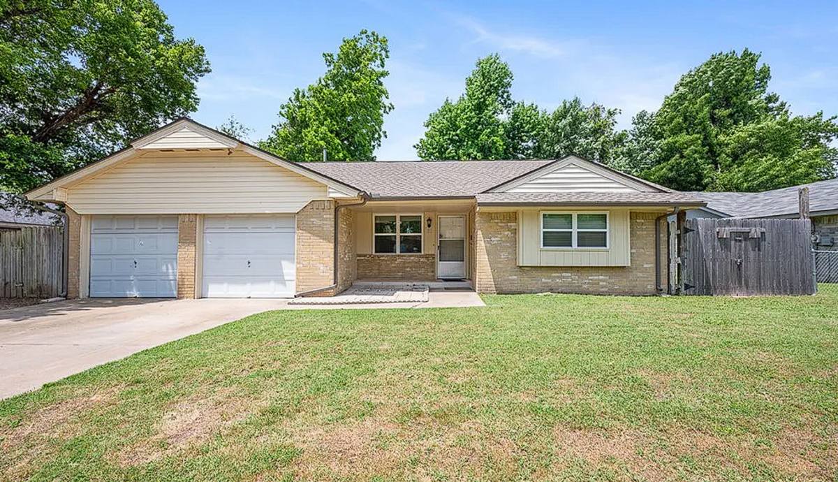 House for rent at 128 Mount Vernon Dr, Norman, OK 73071