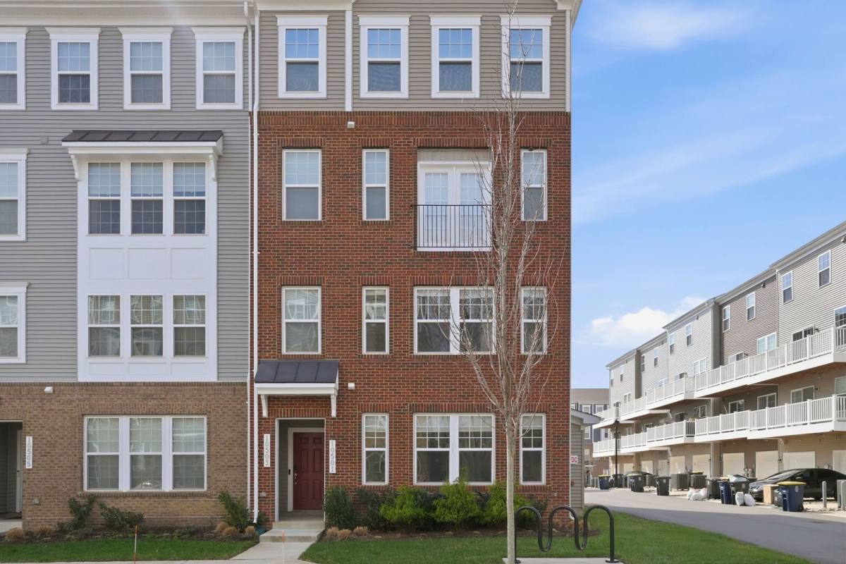 Townhouse for rent at 10501 John Glenn St, Lanham, MD 20706