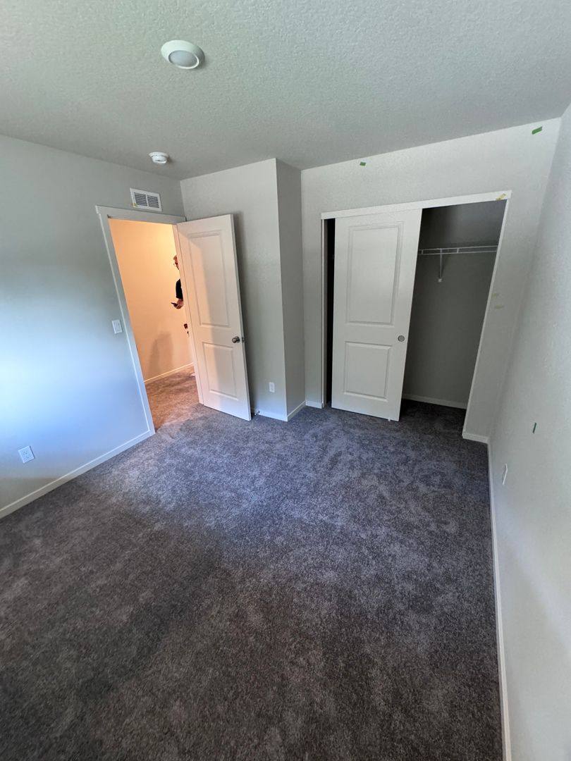 House for rent at 2051 Franklin St, Lebanon, OR 97355