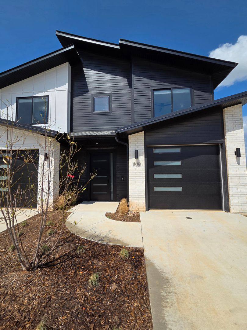 Townhouse for rent at 1100 Emilia Ave, Lowell, AR 72745
