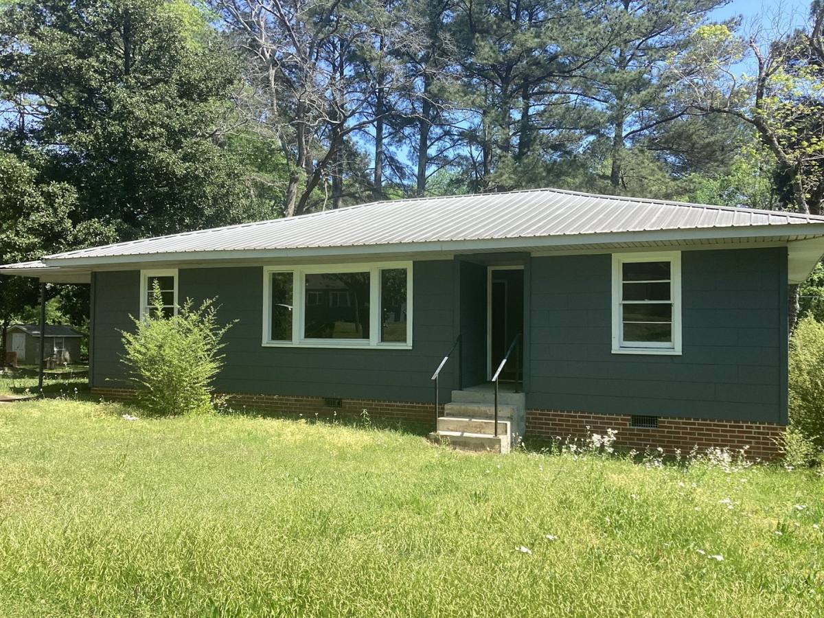House for rent at 1425 Ewing Ave, Gadsden, AL 35901