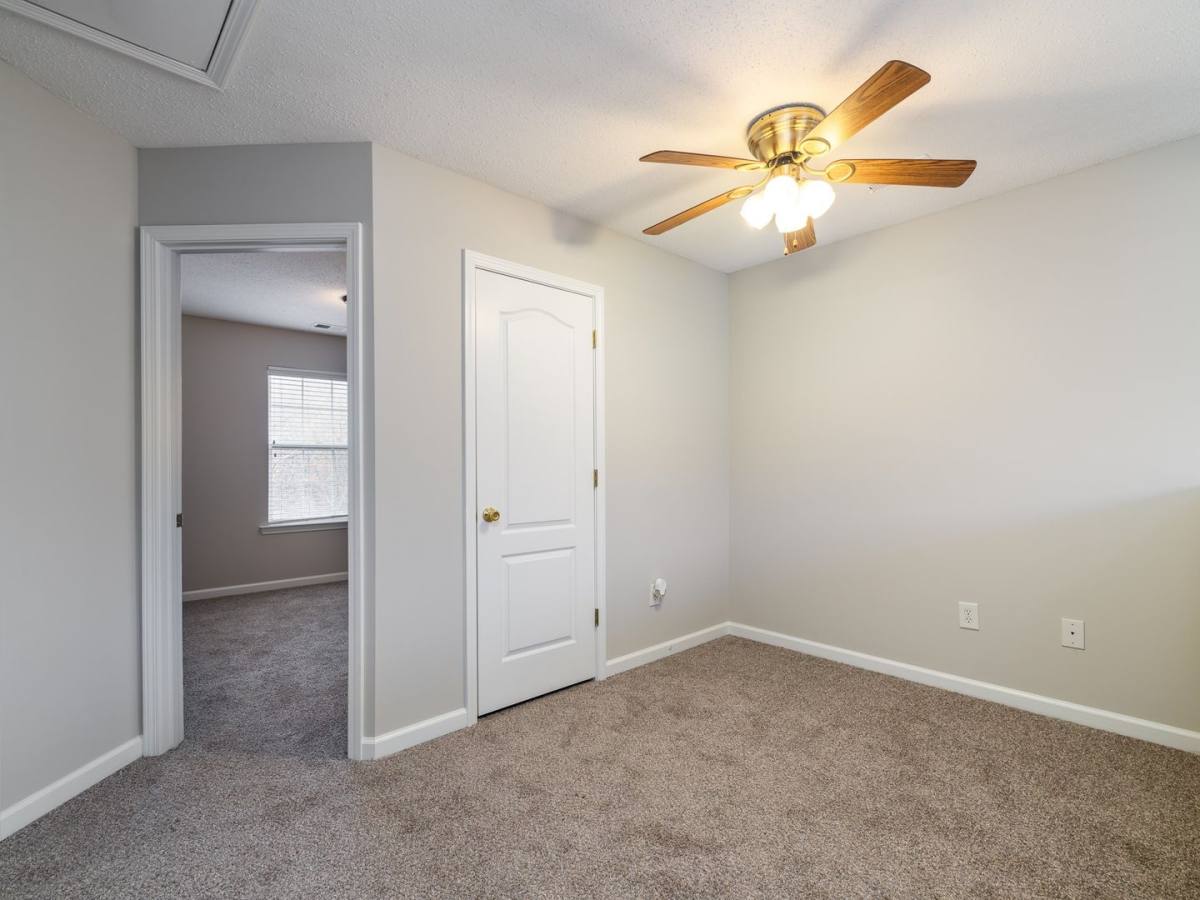 Townhouse for rent at 427 Red Coat Lane, Woodstock, GA 30188