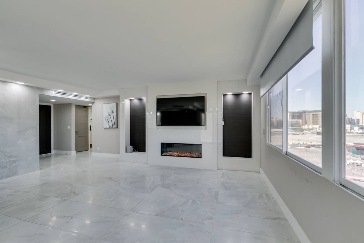 Condo for rent at 205 E Harmon Ave, Las Vegas, NV 89169
