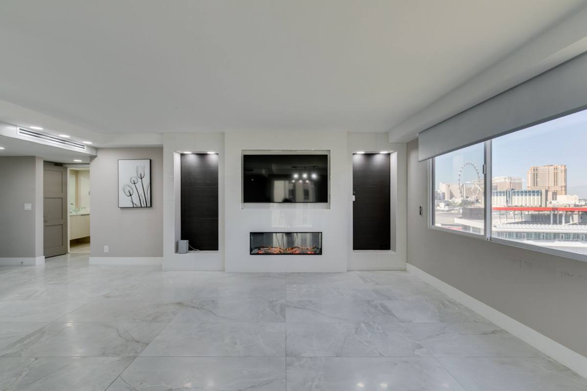Condo for rent at 205 E Harmon Ave, Las Vegas, NV 89169