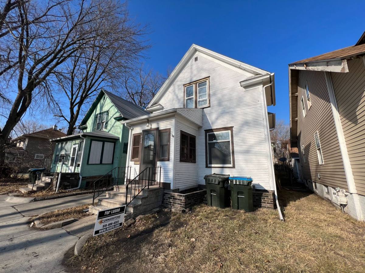 House for rent at 1422 5th Ave N, Fort Dodge, IA 50501