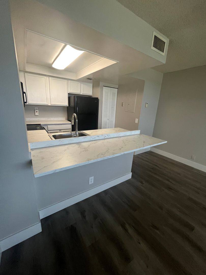Apartment for rent at 728 Executive Center Dr, West Palm Beach, FL 33401