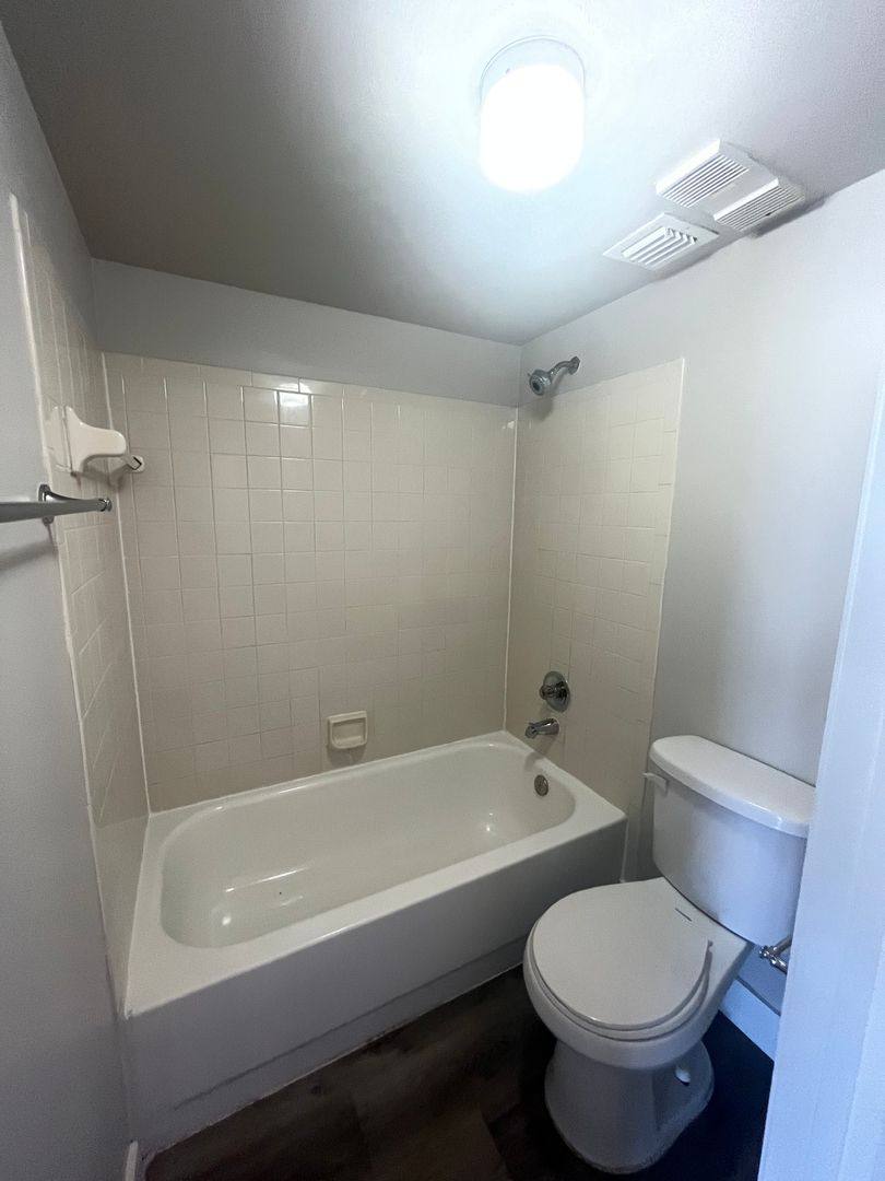 Apartment for rent at 728 Executive Center Dr, West Palm Beach, FL 33401