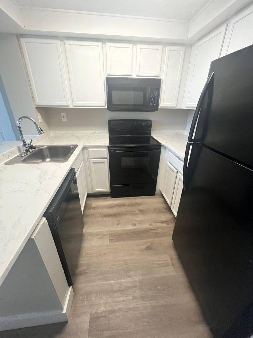 Apartment for rent at 728 Executive Center Dr, West Palm Beach, FL 33401