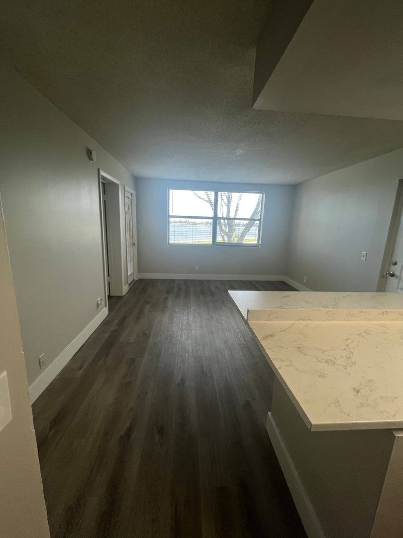 Apartment for rent at 728 Executive Center Dr, West Palm Beach, FL 33401