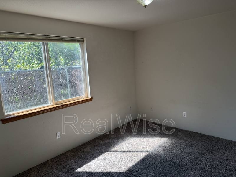 Apartment for rent at 210 3rd St #B, Rogue River, OR 97537