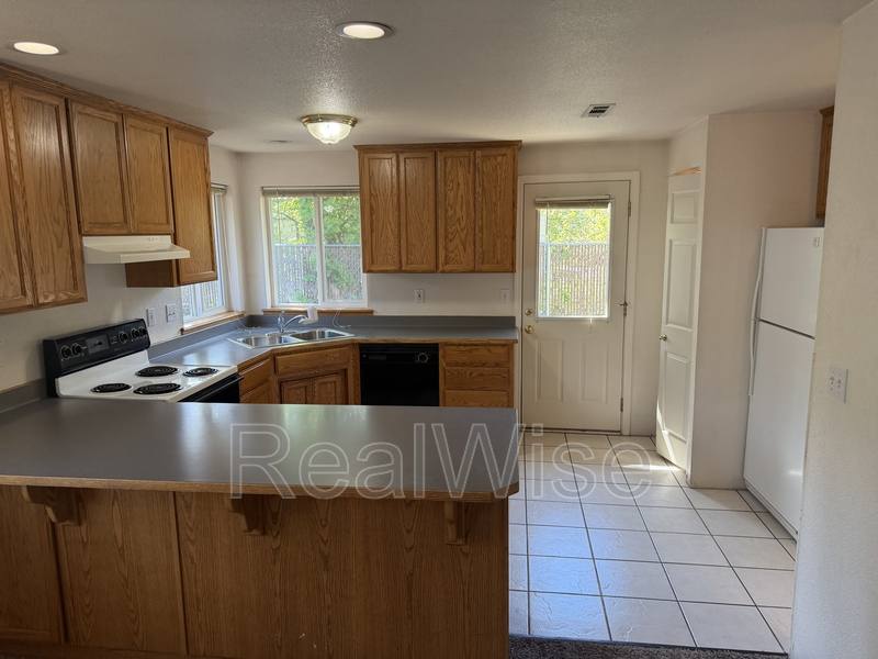 Apartment for rent at 210 3rd St #B, Rogue River, OR 97537