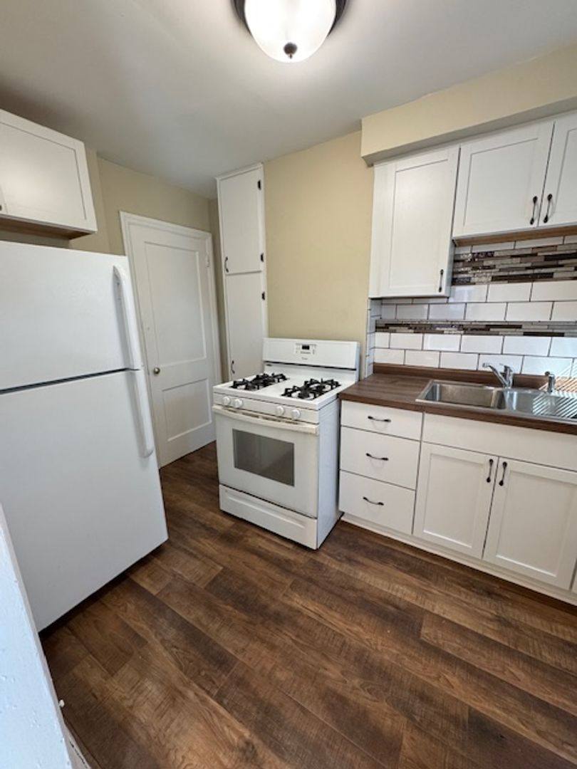 Townhouse for rent at 2215 2217 Hecker Ave, Rockford, IL 61103