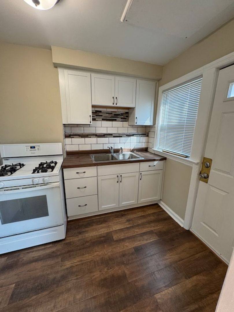Townhouse for rent at 2215 2217 Hecker Ave, Rockford, IL 61103