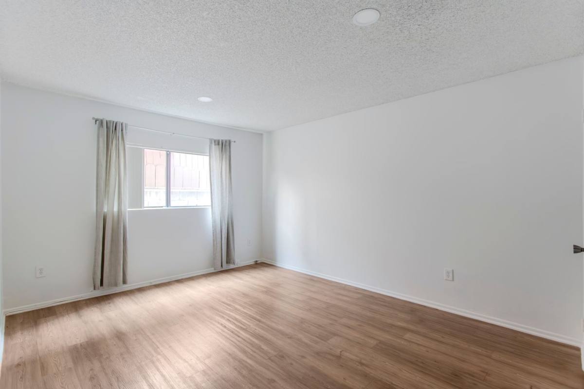 Apartment for rent at 17204 Chatsworth St, Granada Hills, CA 91344