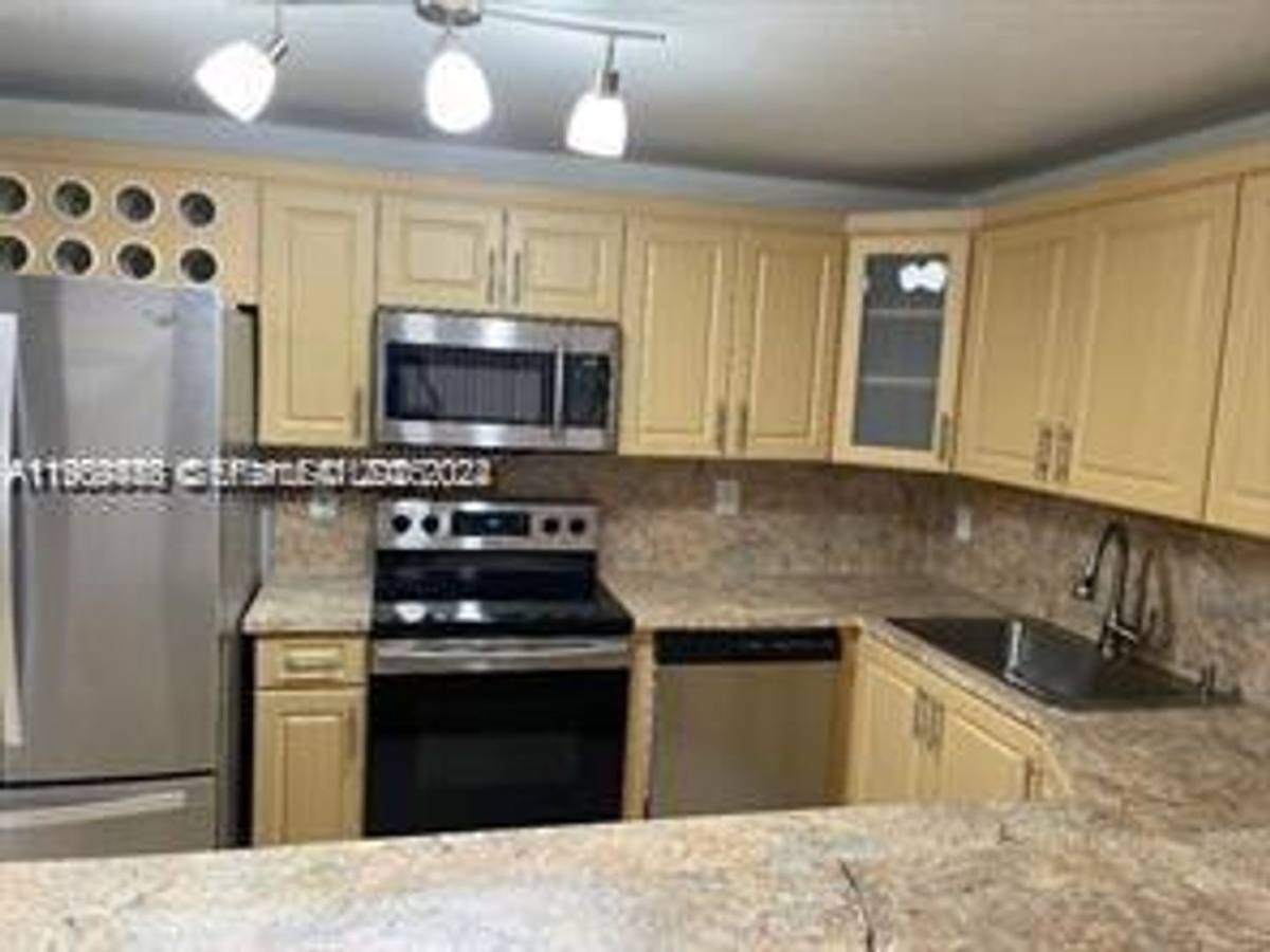 Townhouse for rent at 7542 NW 175th St, Hialeah, FL 33015