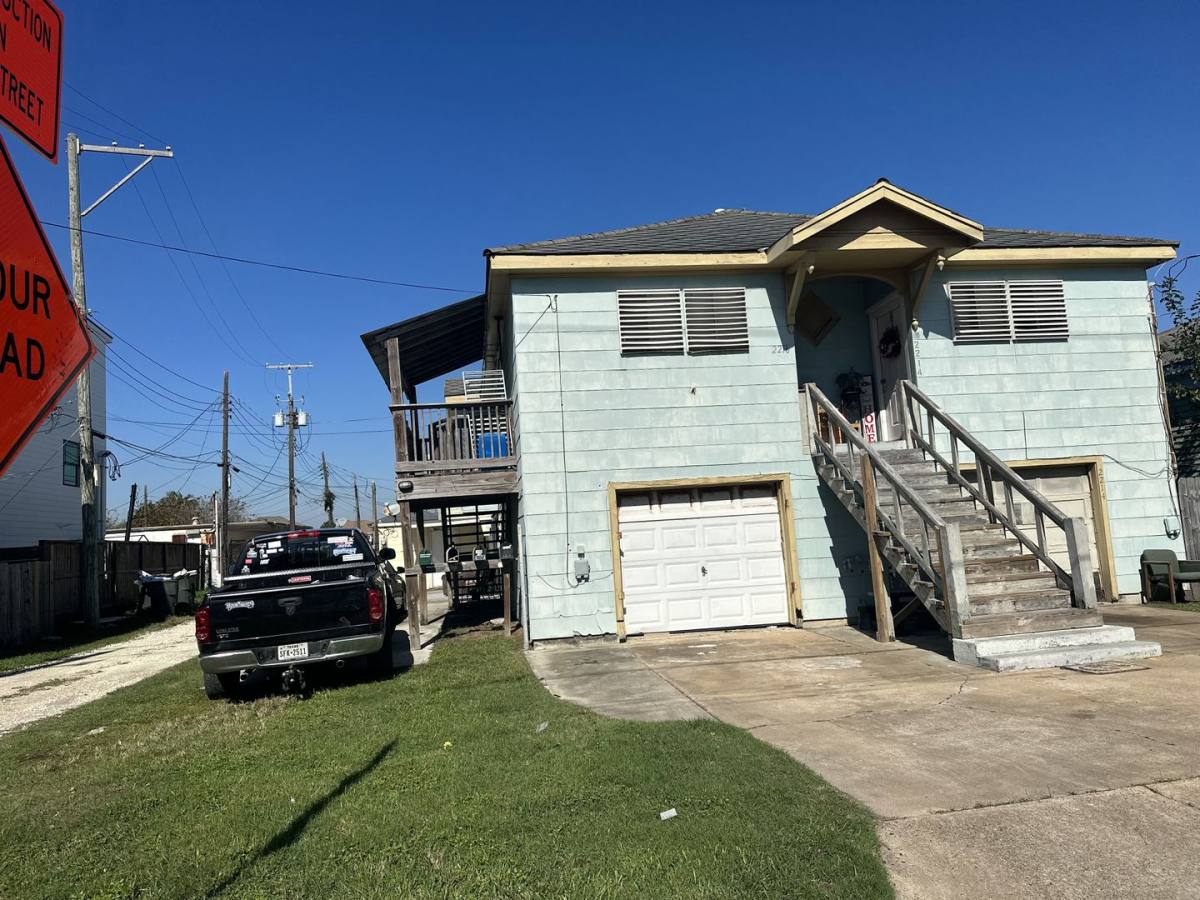 House for rent at 2216 Ave O 1 #2, Galveston, TX 77550