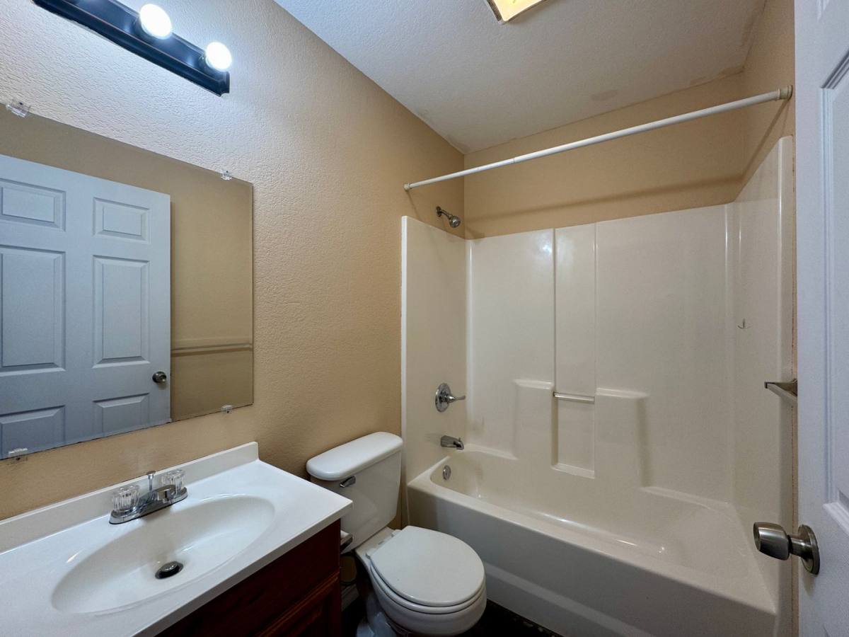 Townhouse for rent at 15 Sophie Jo Lane, Sulphur Rock, AR 72579