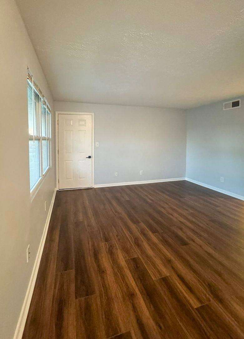 Apartment for rent at 1704 Valley Forge Way, Louisville, KY 40215