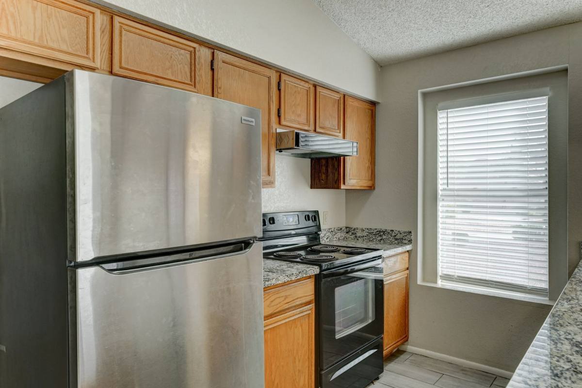 Townhouse for rent at 7040 W Olive Ave, Peoria, AZ 85345