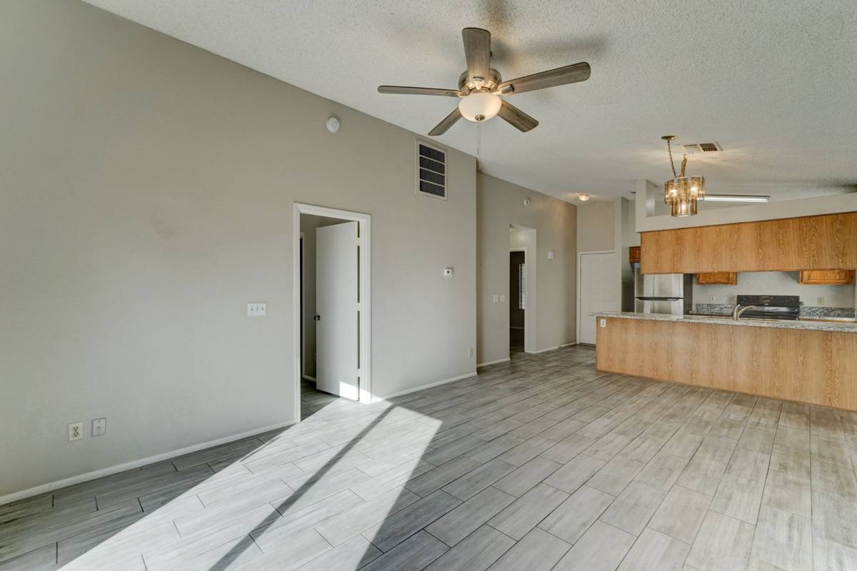 Townhouse for rent at 7040 W Olive Ave, Peoria, AZ 85345
