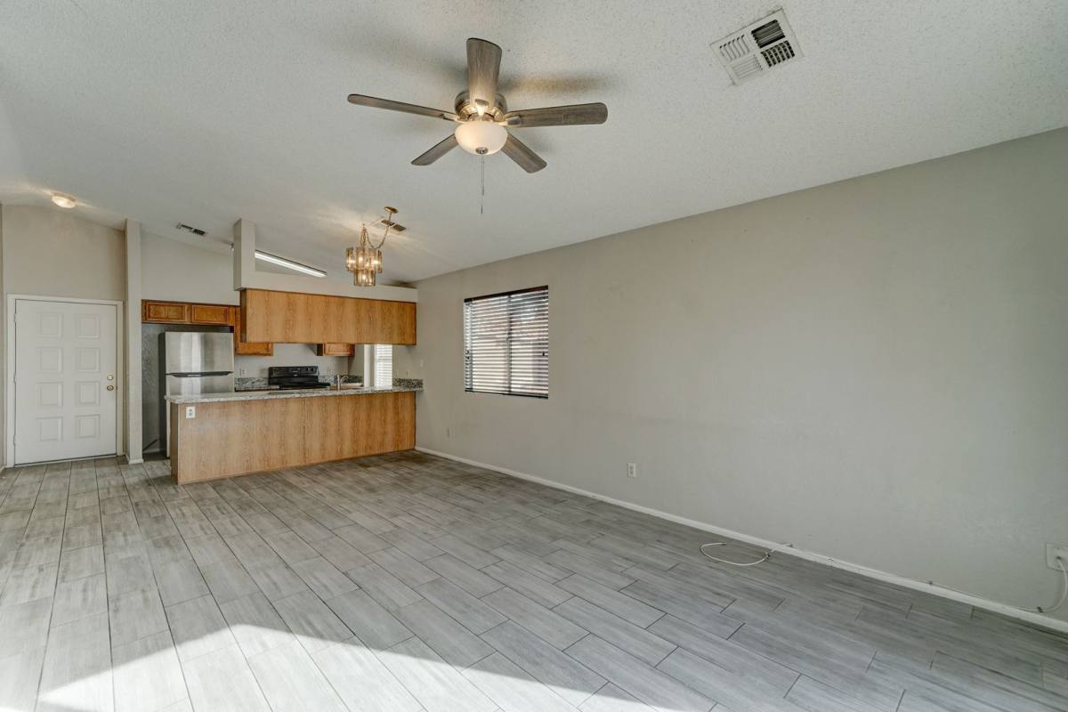 Townhouse for rent at 7040 W Olive Ave, Peoria, AZ 85345