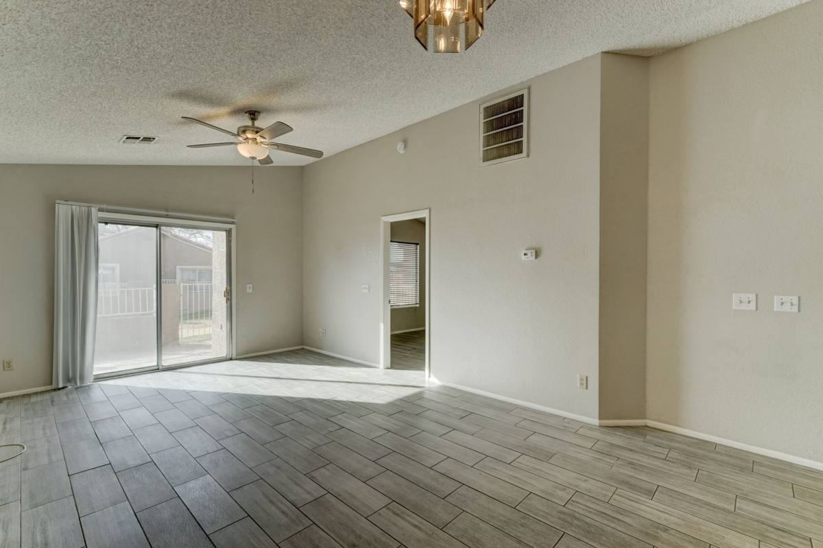 Townhouse for rent at 7040 W Olive Ave, Peoria, AZ 85345