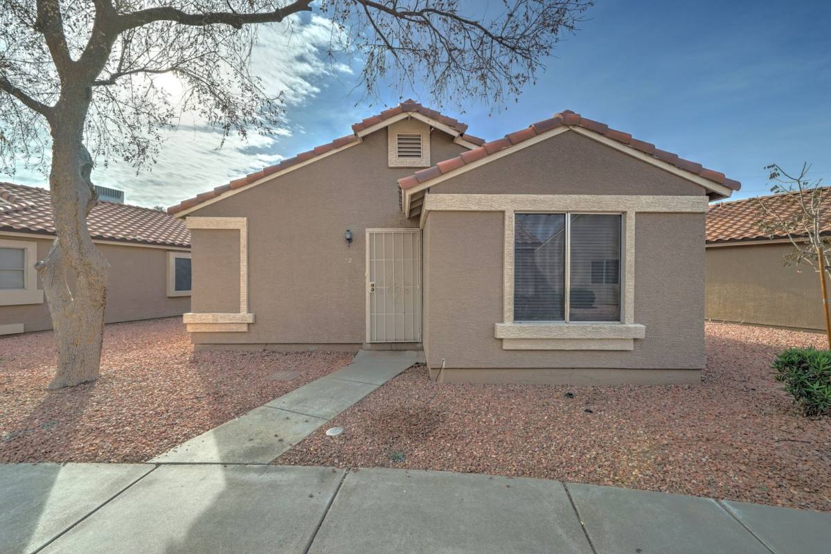Townhouse for rent at 7040 W Olive Ave, Peoria, AZ 85345