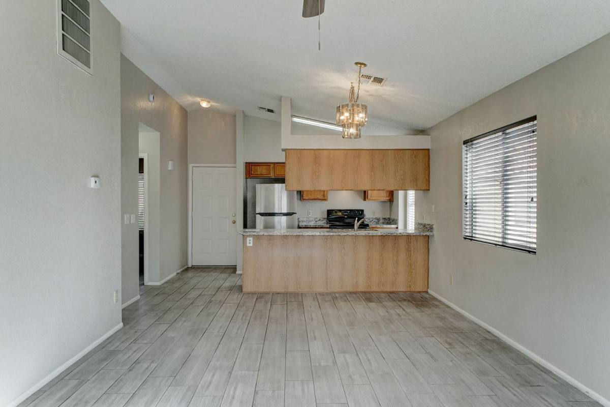 Townhouse for rent at 7040 W Olive Ave, Peoria, AZ 85345