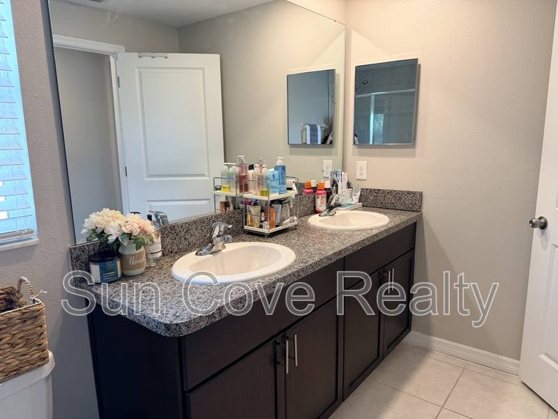Townhouse for rent at 10454 Shady Preserve Dr, Riverview, FL 33578