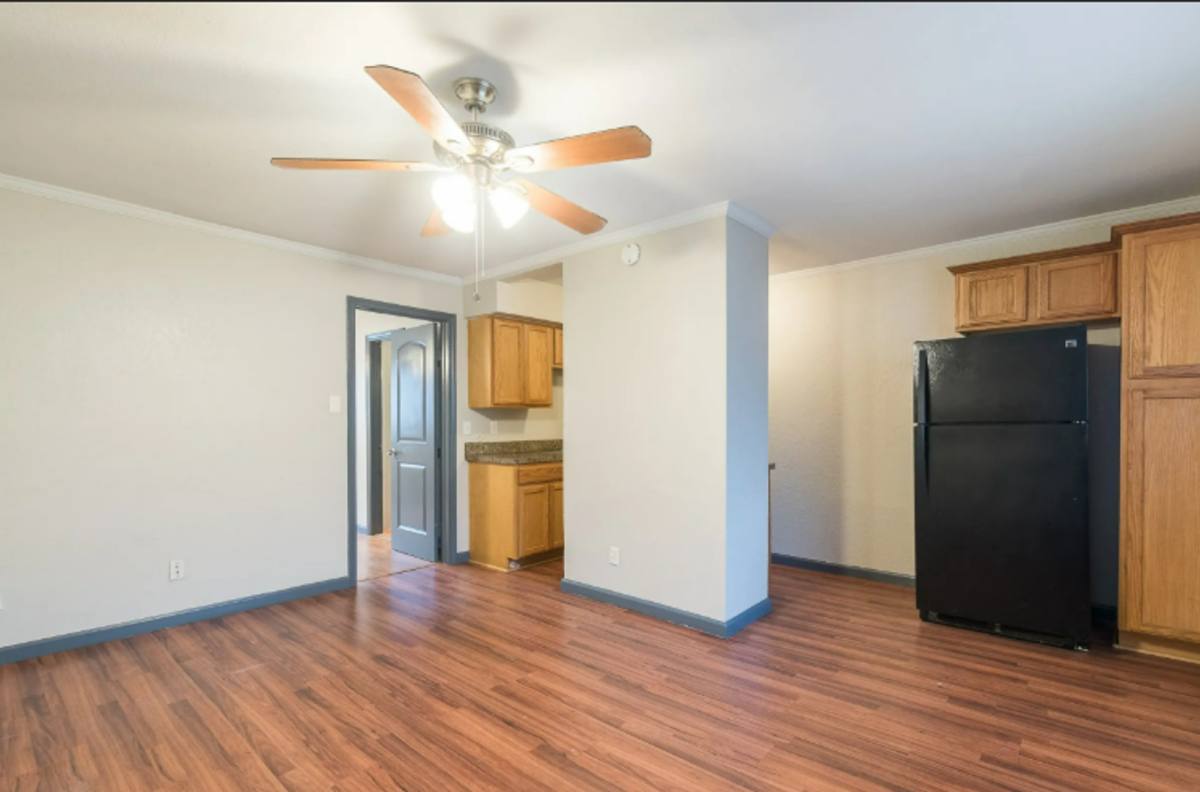 Apartment for rent at 1505 W Lovers Lane, Arlington, TX 76013