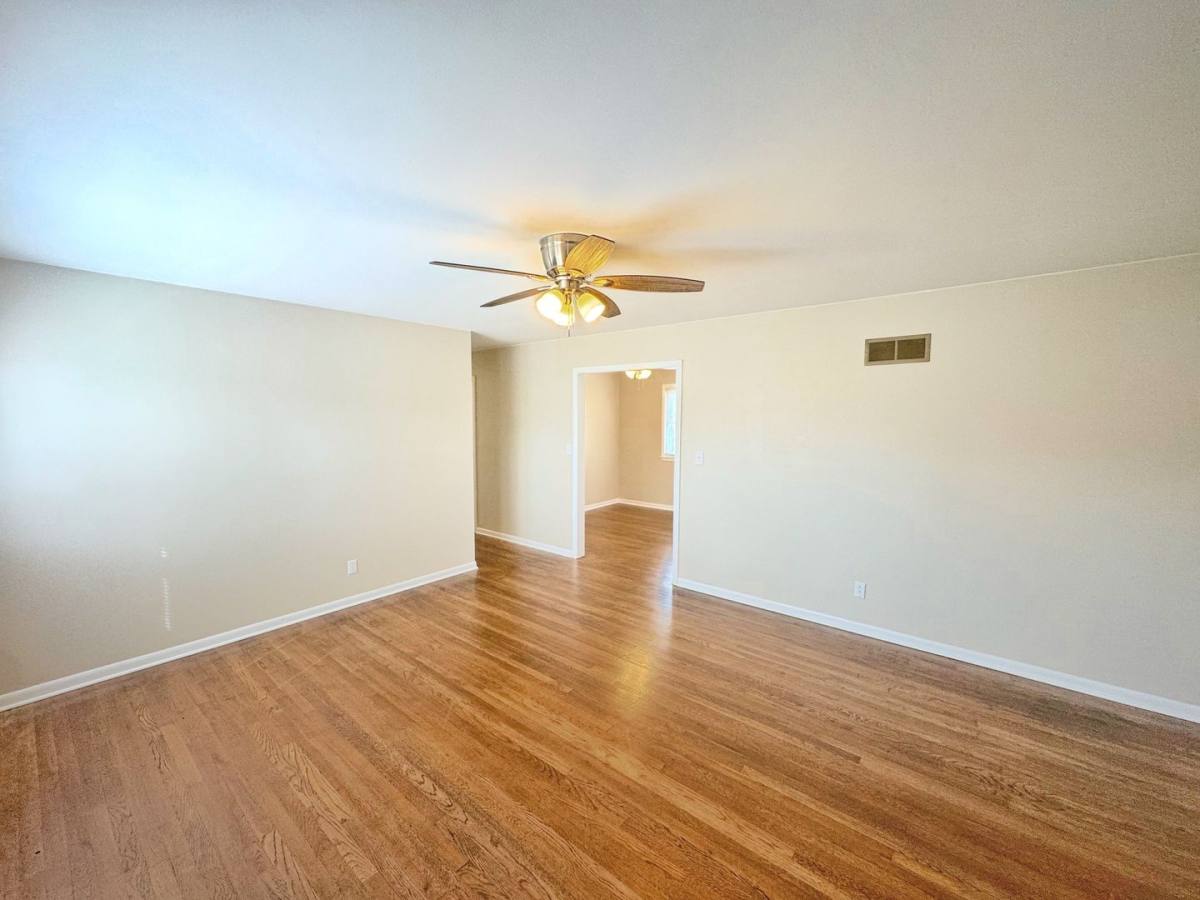 House for rent at 604 Summit Rd, Knob Noster, MO 65336