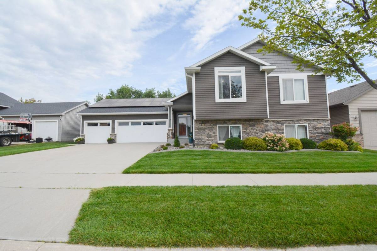 House for rent at 5623 October Rd NW, Rochester, MN 55901