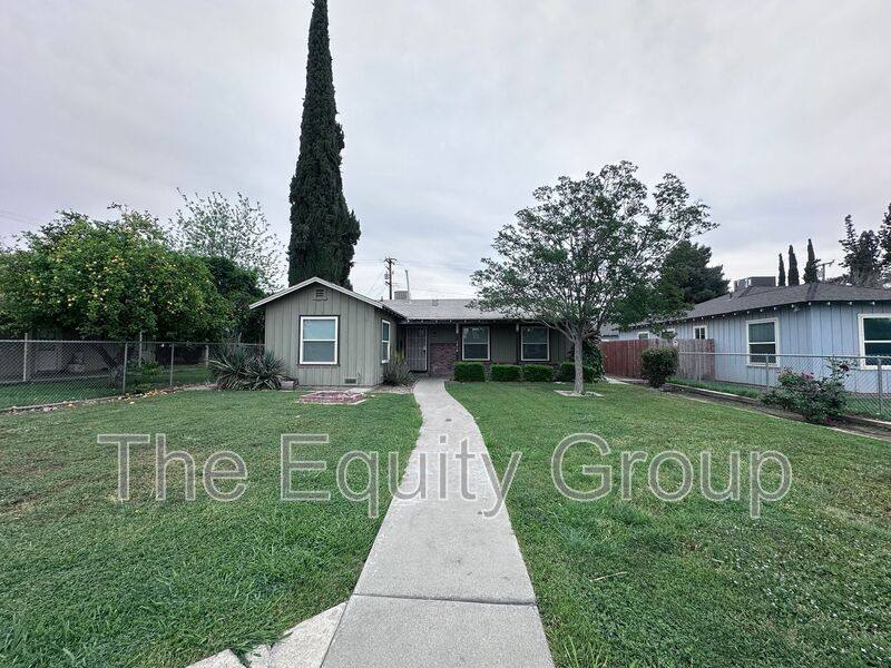 House for rent at 1216 N Conyer St, Visalia, CA 93291
