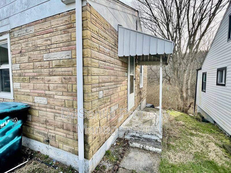 House for rent at 141 Carroll St, Aliquippa, PA 15001