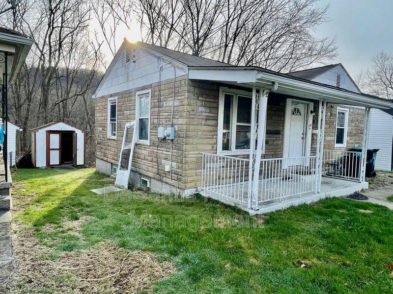 House for rent at 141 Carroll St, Aliquippa, PA 15001