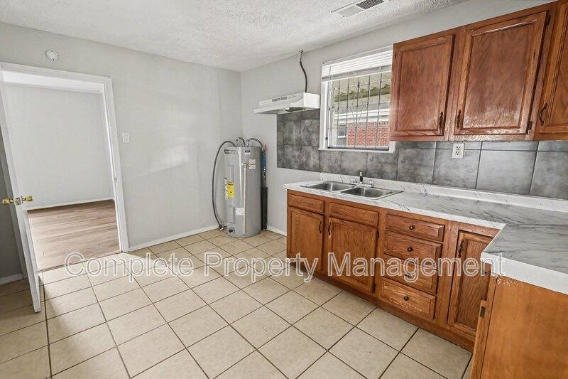 House for rent at 6025 Ivy St, Birmingham, AL 35228